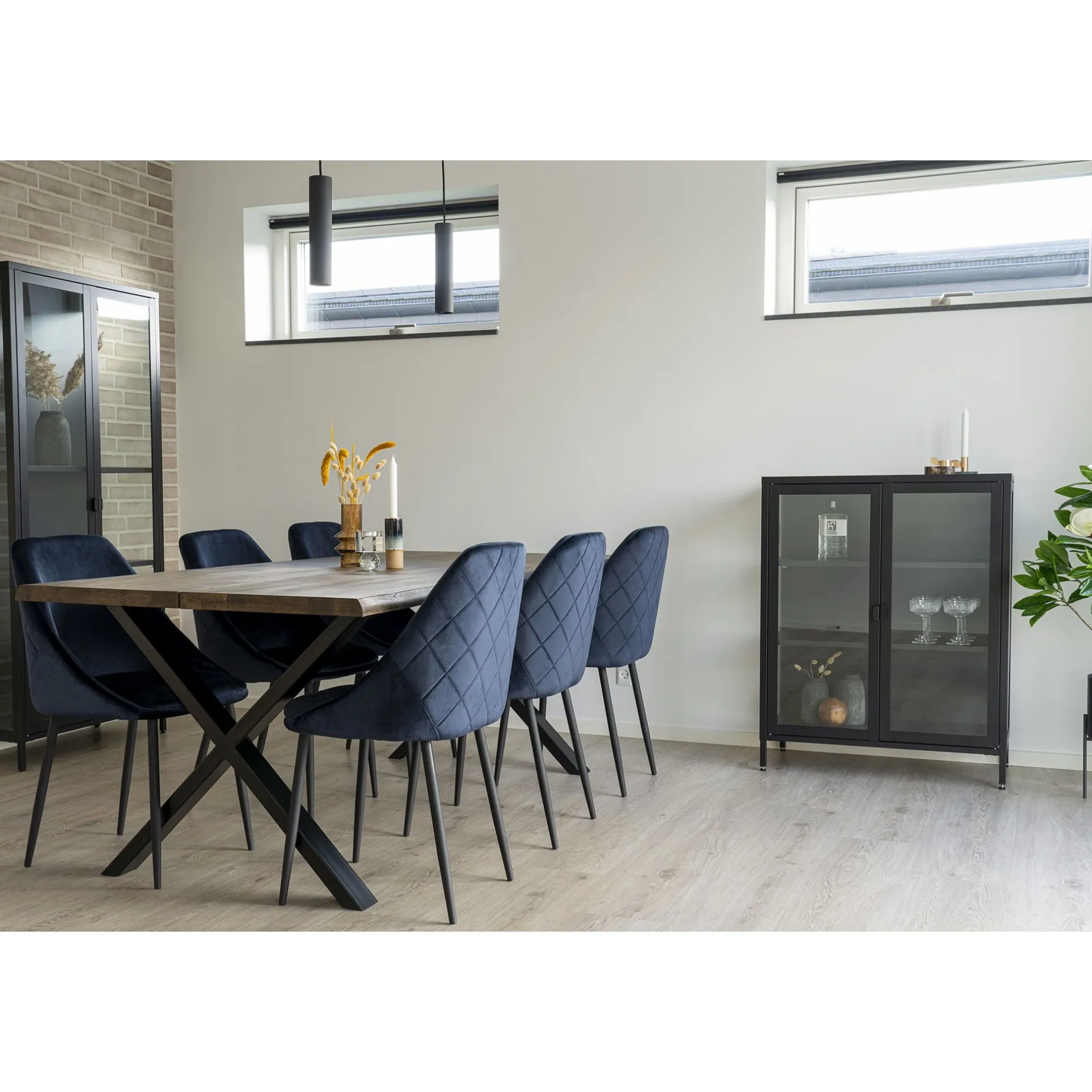 House Nordic Toulon Esstisch - Eiche Natur, gewellte Kante