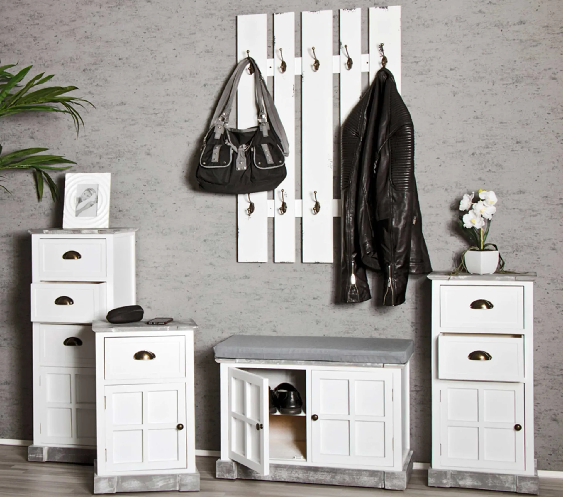 Haku Wandgarderobe | 65 x 9 x 100 cm |
