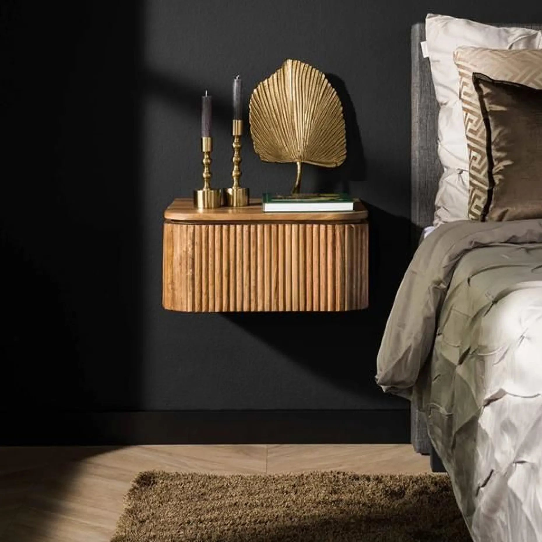 WelleNachttisch - Farbe Mango-Sand massiv