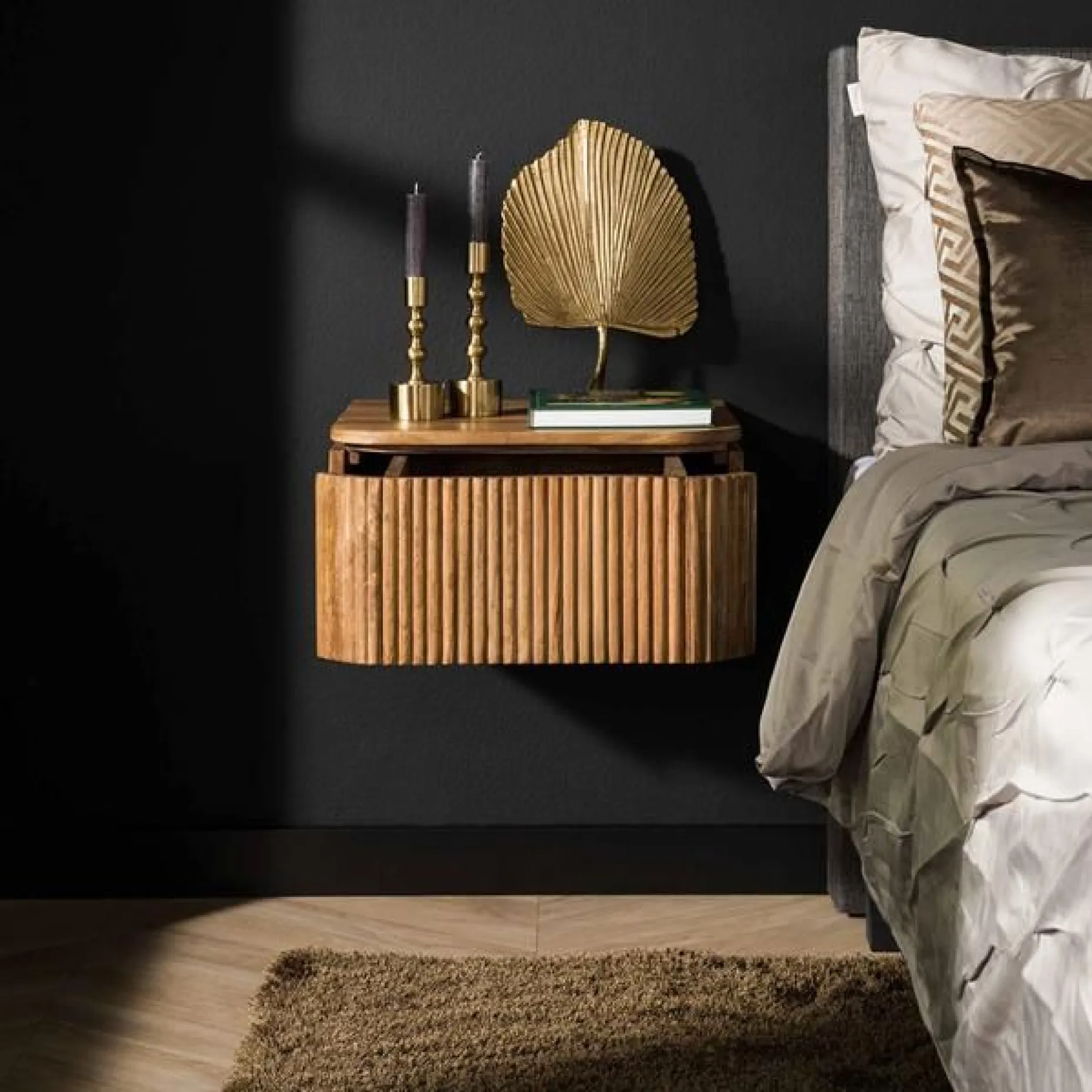 WelleNachttisch - Farbe Mango-Sand massiv
