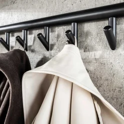 Zeitgenössische Garderobe mit 10 Haken und Hutablage