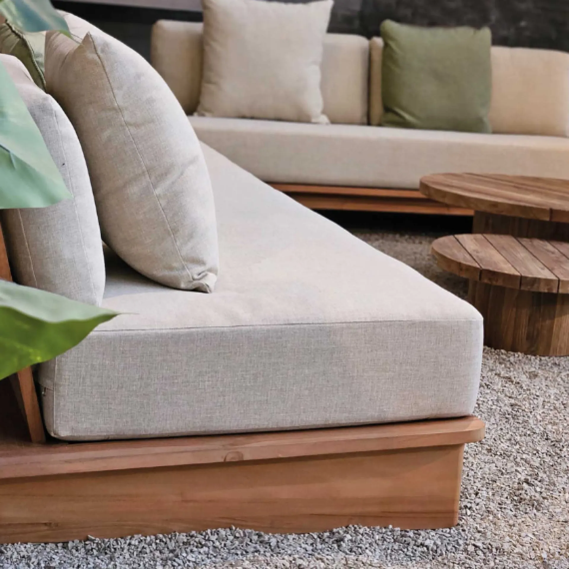 Gescova Zweisitzige Gartenbank Djerba - Textilene und Holz - 188x95x70 cm -