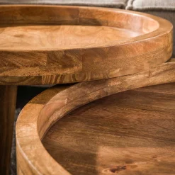 Emob Zweistöckiges Mangoholz-Dreibein-Couchtisch-Set in Sand